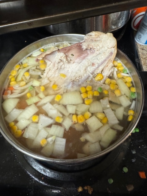 Making the stock of turkey